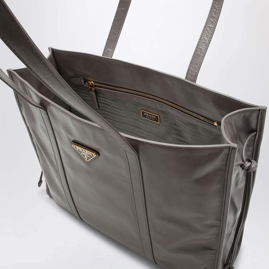 【送料&関税込】Prada Light Grey Leather Handbag Prada Logo Saffiano Leather Top Handle Bag Grey