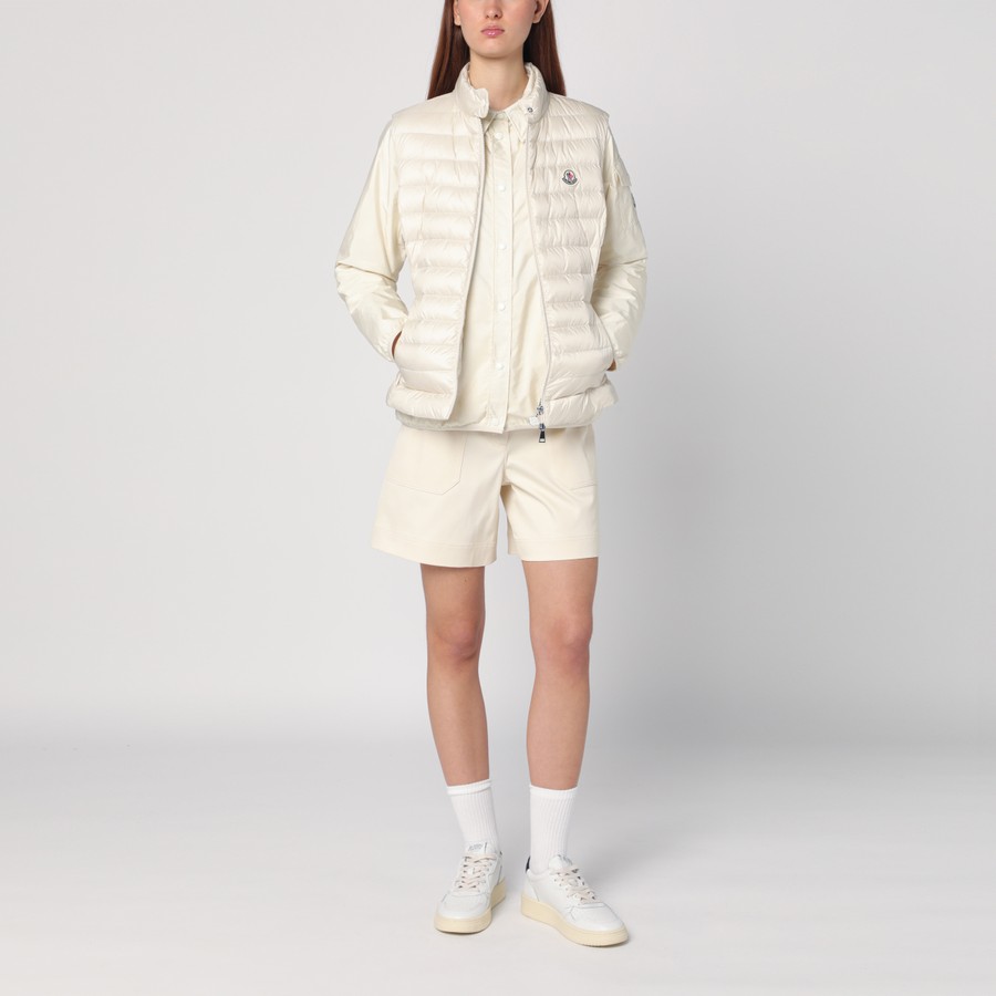 ショートパンツ MONCLER Women Shorts  Burmudas 2B000 0359858 White Moncler Short white in cotton | TheDoubleF