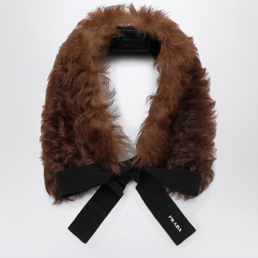 Prada Scialle in shearling con laccetto TheDoubleF