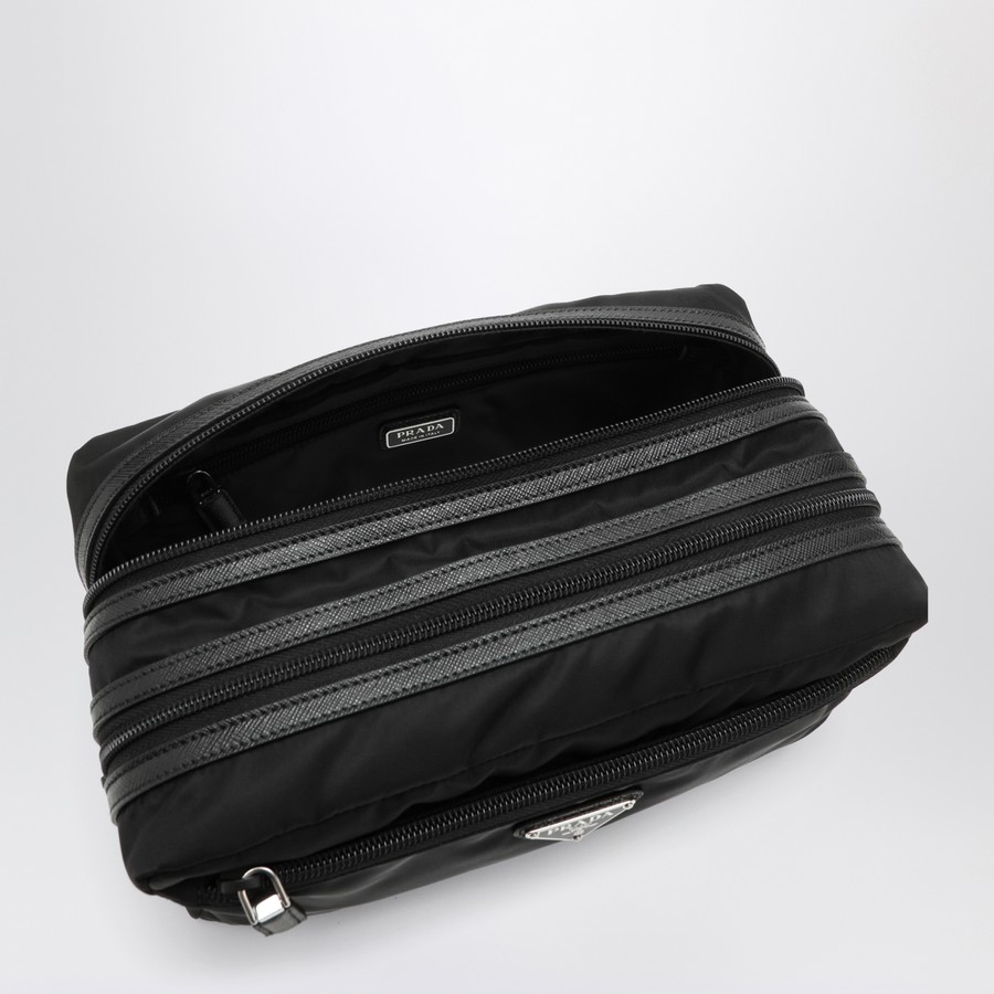 バッグ・カバンその他 PRADA Black Re-Nylon Beauty Case cq5dam.web.hebebed.600.600.jpg