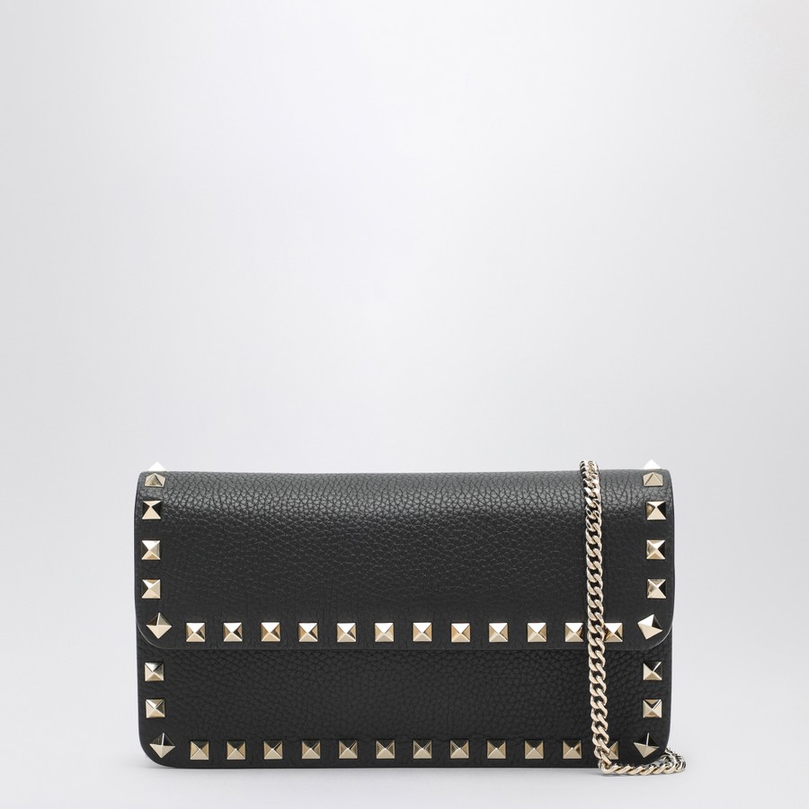クラッチバッグ VALENTINO GARAVANI POUCH WITH BLACK ROCKSTUD CHAIN Valentino Garavani Pouch with black Rockstud chain | TheDoubleF