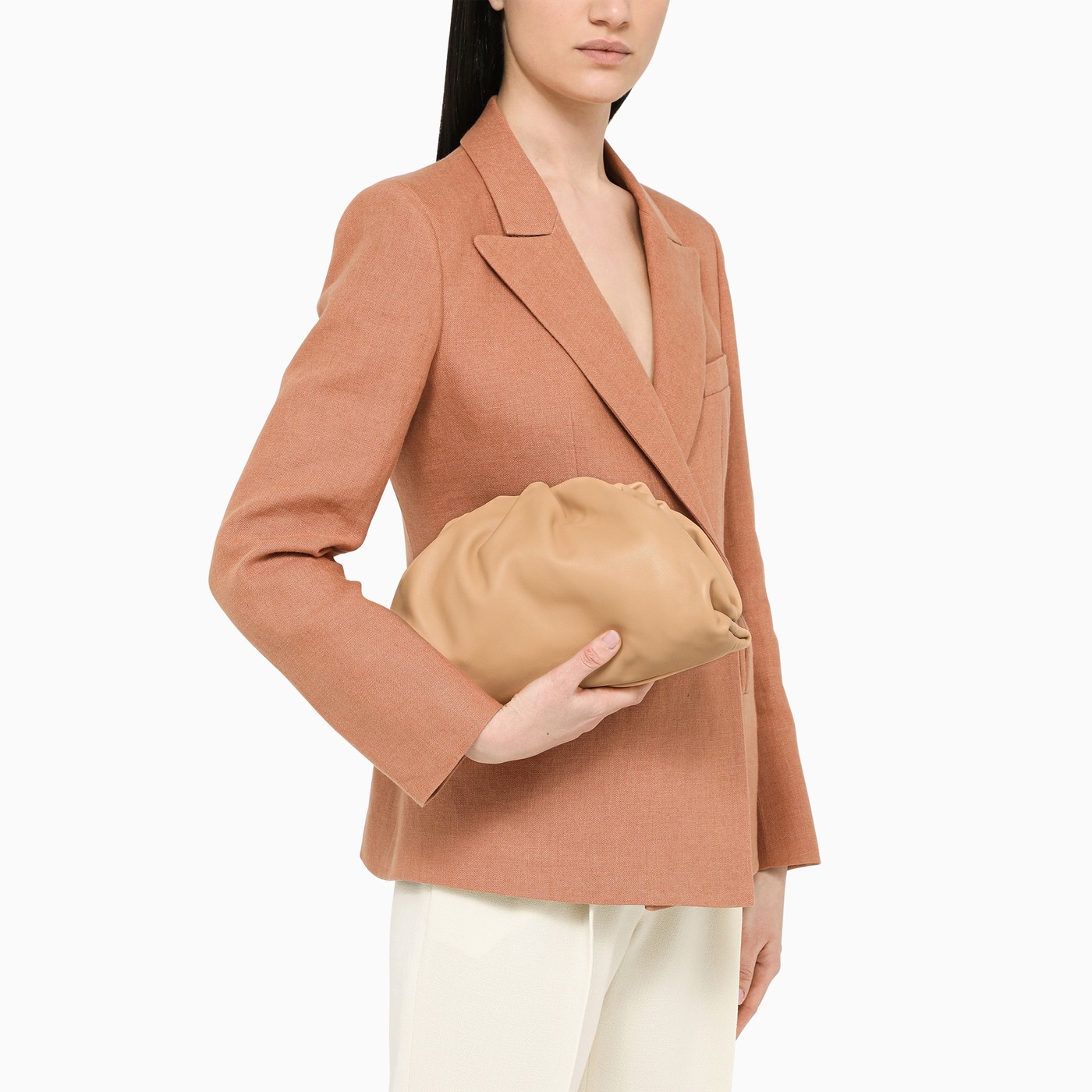bottega veneta pouch almond