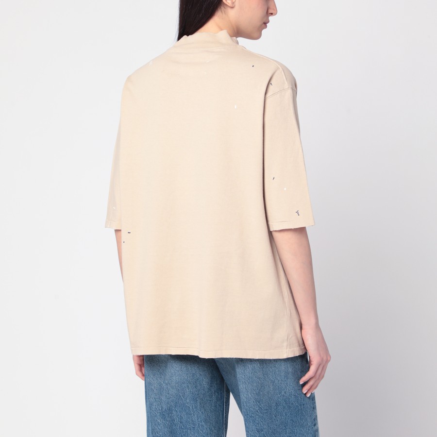 【関税＆送料込み】Maison Margiela Blush T-Shirt With Graff Maison Margiela Blush beige t-shirt with graffiti logo