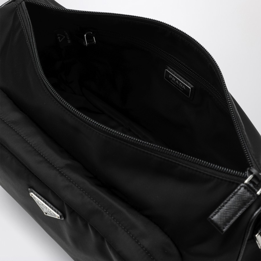 ショルダーバッグ PRADA LARGE BLACK CROSSBODY BAG IN RE-NYLON AND SAFFIANO Prada Large black crossbody bag in Re-Nylon and Saffiano