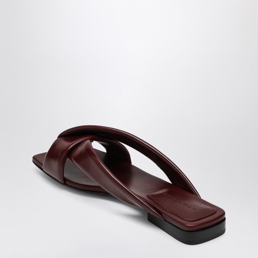 【関税&送料込】Bottega Veneta Dark Brown Leather Riva Slipp BOTTEGA VENETA Riva padded leather sandals | NET-A-PORTER
