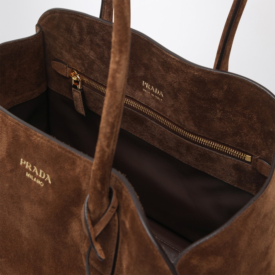 トートバッグ PRADA MEDIUM SHOPPING BAG IN CACAO COLOUR SUEDE Prada Medium shopping bag in Cacao colour suede | TheDoubleF