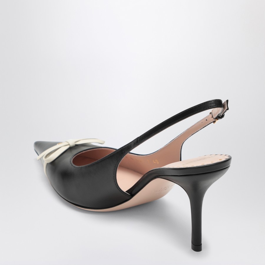 パンプス VALENTINO GARAVANI BLACK POINTED SLINGBACK WITH BOW Valentino Garavani Black pointed slingback with bow | TheDoubleF