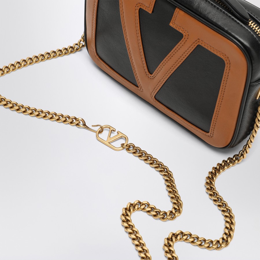 ショルダーバッグ・ポシェット VALENTINO GARAVANI VIVA SUPERSTAR CHAIN BELT BAG BLACK/SPICE Valentino Garavani Viva Superstar chain belt bag black/spice