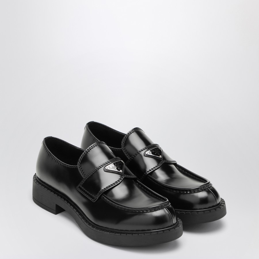PRADA フラットパンプス　羊革　ブラック Prada Chocolate moccasin in black patent leather | TheDoubleF