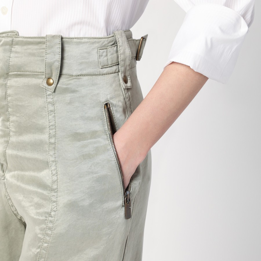 パンツ BURBERRY TROUSERS WITH B SHIELD EMBLEM IN LYOCELL Burberry Trousers with B Shield emblem in lyocell | TheDoubleF