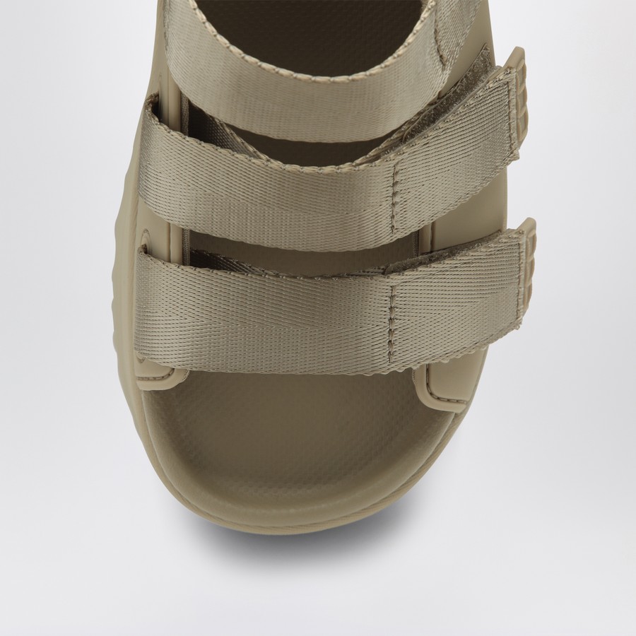 シューズ・サンダルその他 UGG Platform Sandals Goldenrise in Sand Colour UGG Platform Sandals Goldenrise in Sand Colour | TheDoubleF
