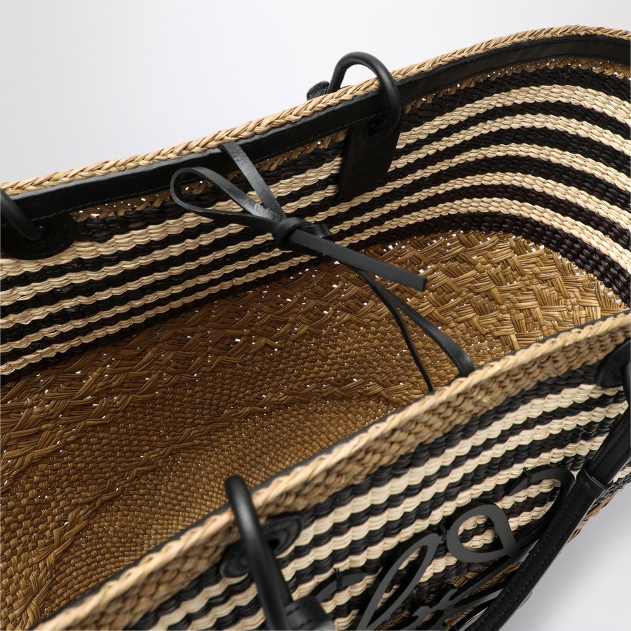 かごバッグ LOEWE LARGE ANAGRAM BASKET BAG IN IRACA PALM AND LEATHER Loewe Large Anagram basket bag in iraca palm and leather