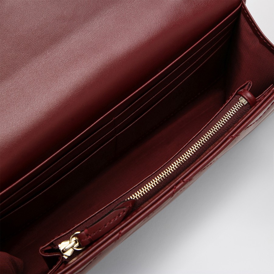 ヘアアクセサリー GUCCI GG Marmont Wallet Red Anchor with Chain GG Marmont pochette with chain in Rosso Ancora red leather