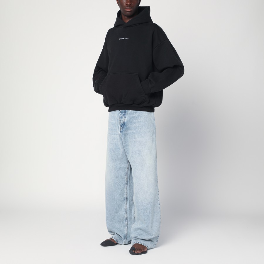 【BALENCIAGA】NEW BACK HOODIE ミディアムフィット 767877TRVJ3 Balenciaga Black New Balenciaga Back Medium Fit sweatshirt