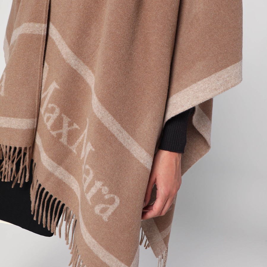 ボレロ・ショール Max Mara Studio Camel color jacquard wool poncho Max Mara Studio Camel color jacquard wool poncho | TheDoubleF