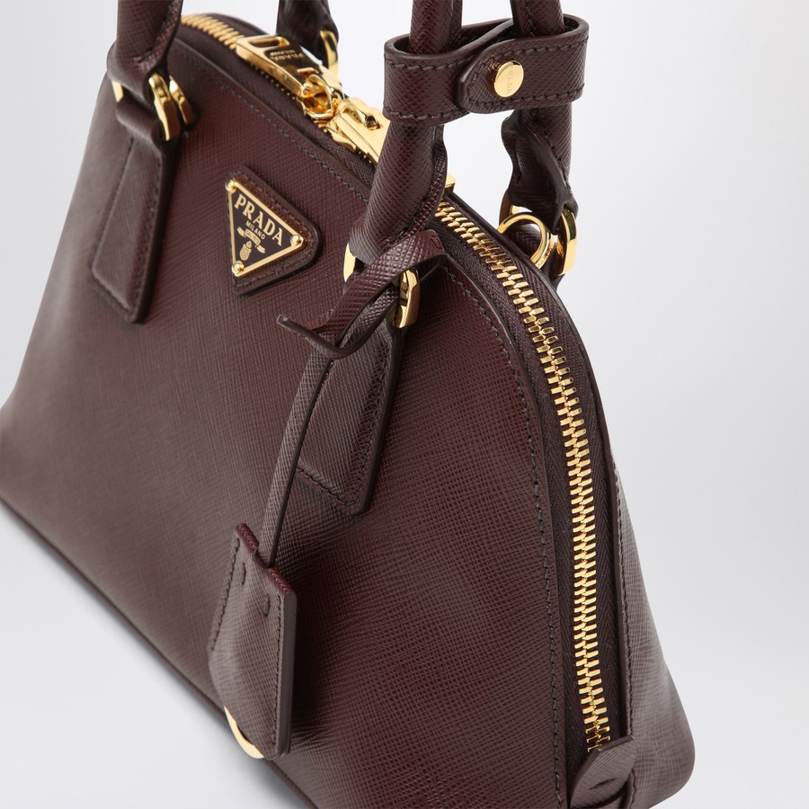 ショルダーバッグ・ポシェット PRADA BORDEAUX PROMENADE BAG IN SAFFIANO Prada Bordeaux Promenade bag in Saffiano | TheDoubleF