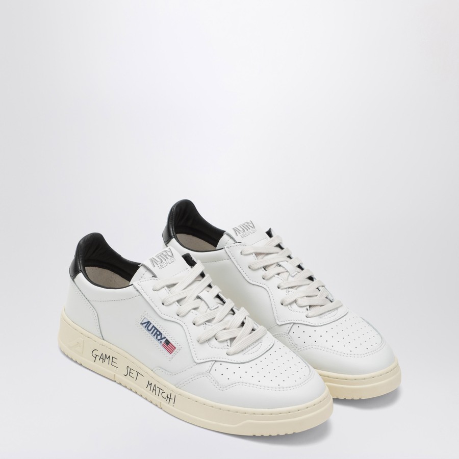 【送料&関税込】Autry Medalist Trainer In White\\/black Leath AUTRY Medalist trainer in white/black leather and suede