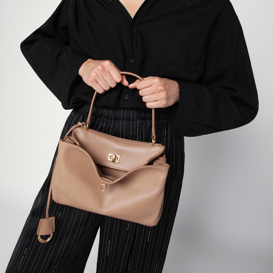 ショルダーバッグ・ポシェット BALENCIAGA SMALL RODEO BAG IN MILK-COLOURED SMOOTH LEATHER Balenciaga Small Rodeo bag in milk-coloured smooth leather