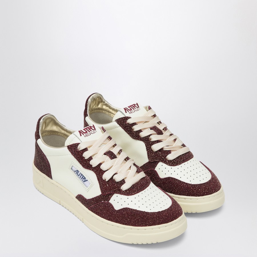 スニーカー AUTRY SNEAKER MEDALIST MARSHMALLOW/AMARONE WITH GLITTER AUTRY Sneaker Medalist Marshmallow/Amarone with glitter