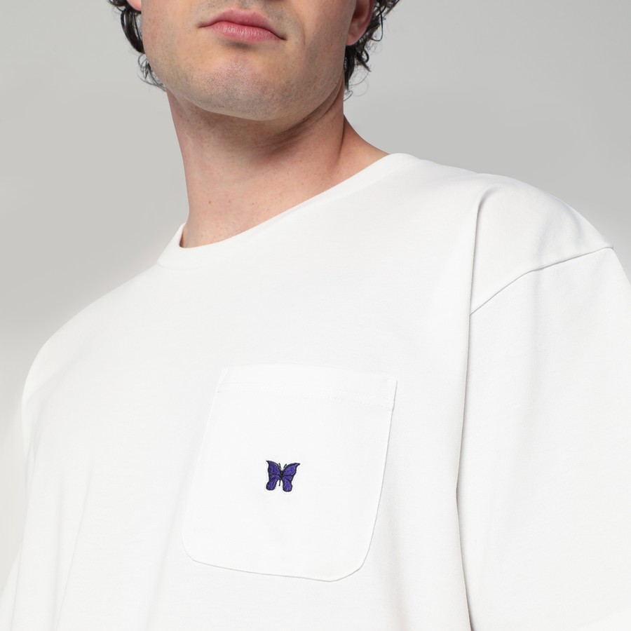 Tシャツ・カットソー NEEDLES Men T Shirts QV362PL WHT WHITE Needles white T-shirt with logo patch | TheDoubleF