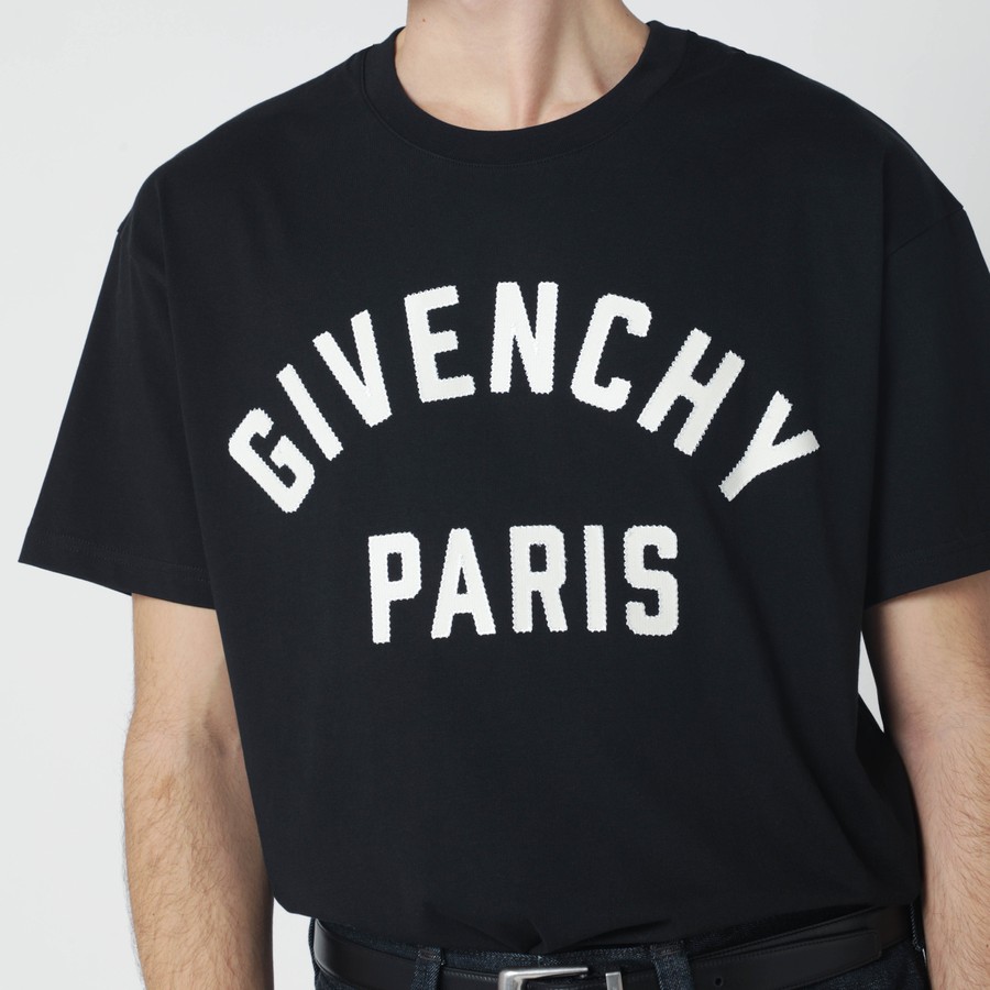 Givenchy Black short-sleeve logo T-shirt | TheDoubleF