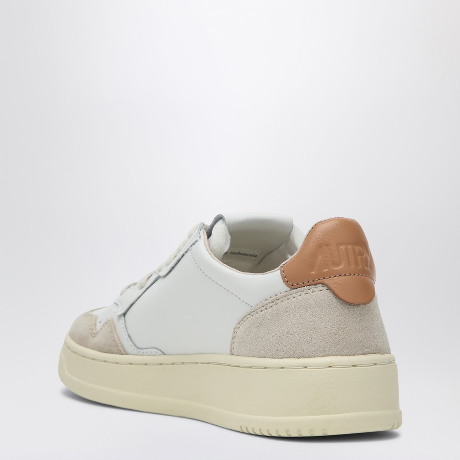 シューズ・サンダルその他 AUTRY Medalist sneakers in white/sand leather AUTRY Medalist sneakers in white/sand leather and suede