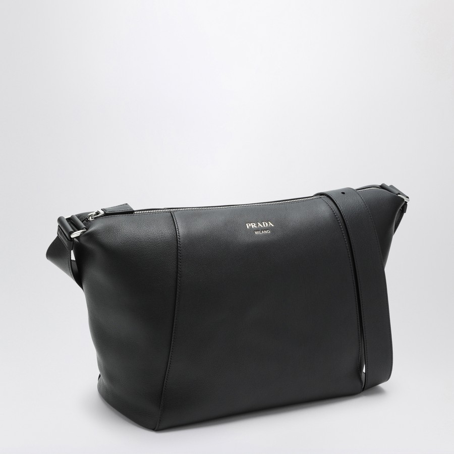 【送料&関税込】Prada Borsa 直営店☆PRADA Re-Edition 1995 Re-Nylonチェーン ラージバッグ