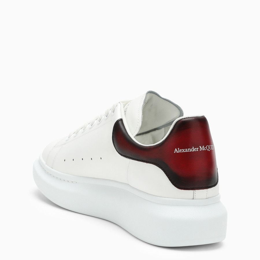 Donna Scarpe da Sneaker da Sneaker basse Sneaker oversizeAlexander McQueen in Pelle di colore Bianco