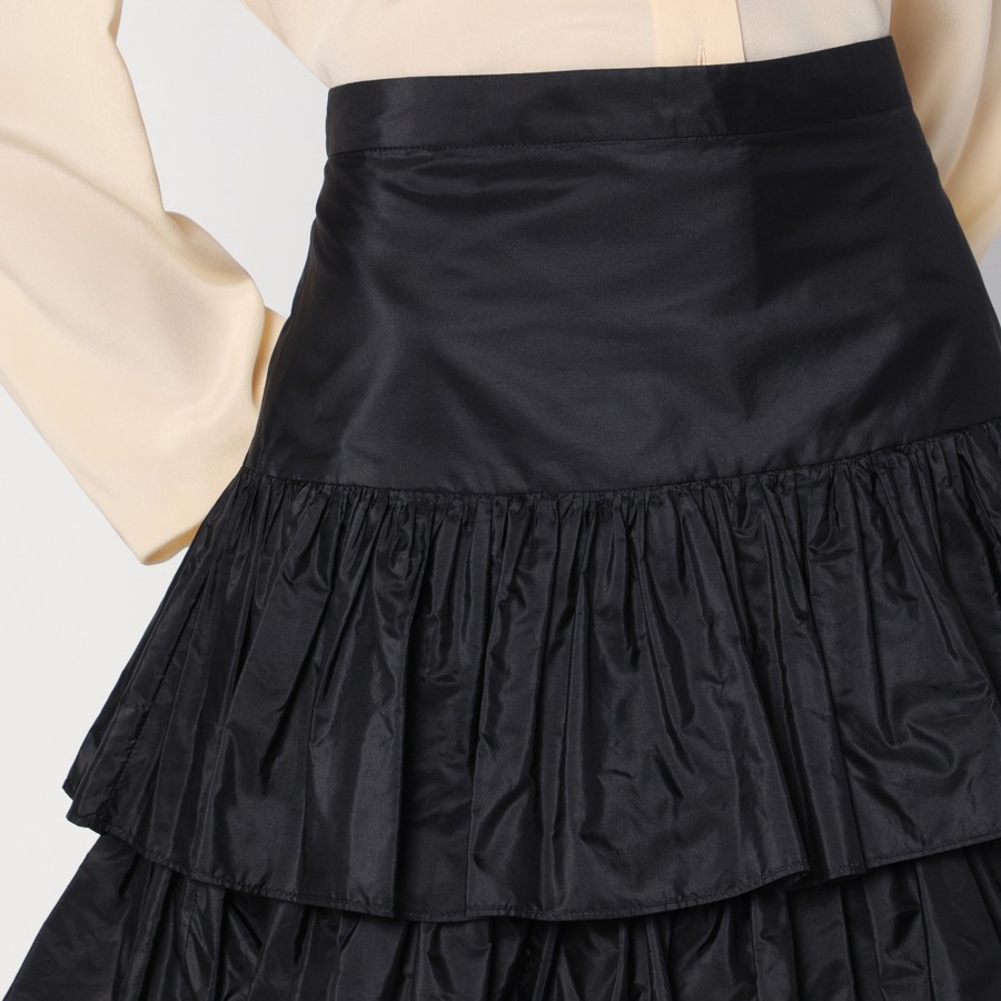 スカート VALENTINO GARAVANI TAFFET FLOUNCED SKIRT Valentino Black taffeta flounced skirt | TheDoubleF