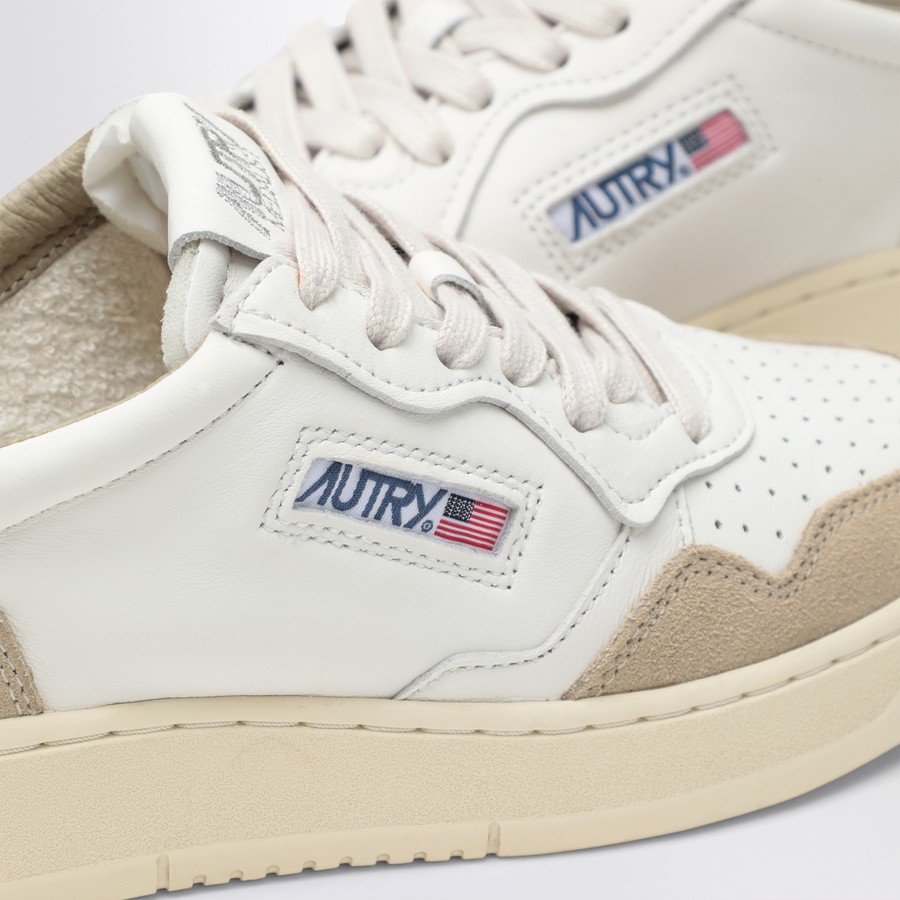 スニーカー AUTRY AULWGS44 AUTRY Medalist sneakers white/beige suede | TheDoubleF