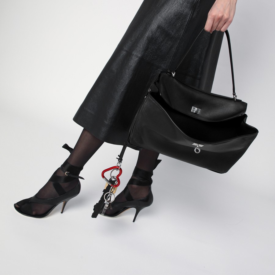 バッグ・カバンその他 Balenciaga Smooth black calfskin medium Rodeo bag Women's Rodeo Handbag Medium in Black | Balenciaga US