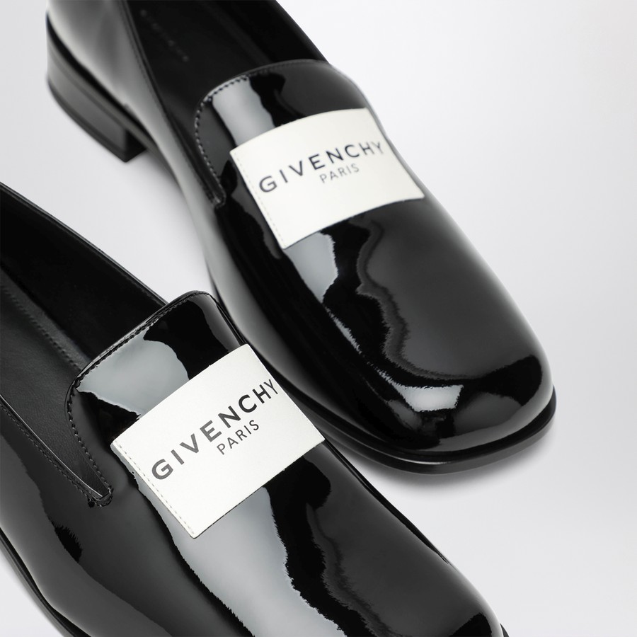 ローファー・オックスフォード GIVENCHY Woman Loafers Black BE202AE2DS 001 Givenchy Black patent leather tuxedo loafers | TheDoubleF