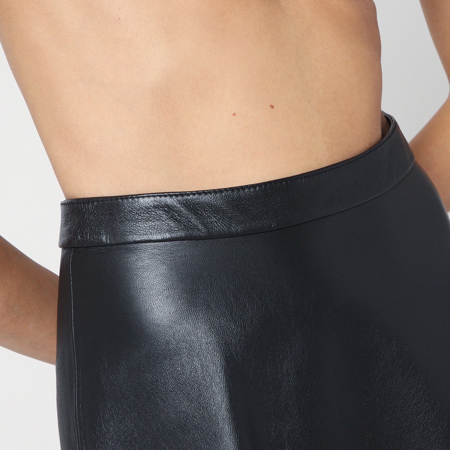ミニスカート BALENCIAGA Women Mini Skirts 816648TRS12 Q BALEN 1000 Black Balenciaga Black leather flared skirt | TheDoubleF