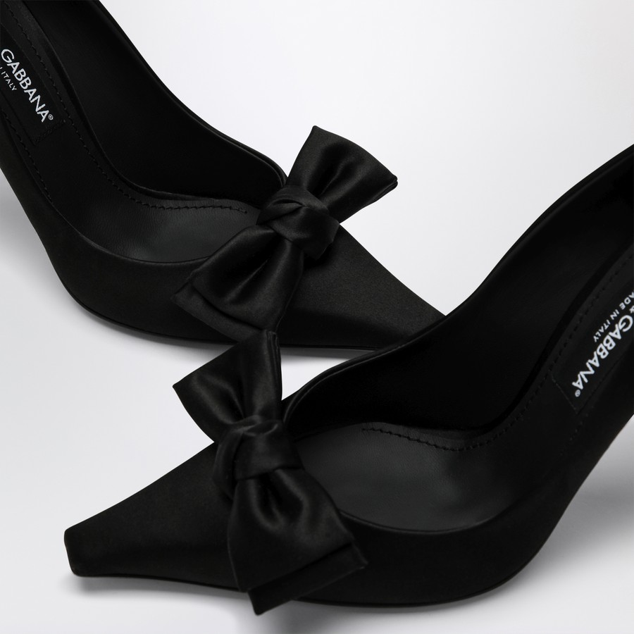 パンプス Dolce&Gabbana Black Satin Pumps With Bow Dolce&Gabbana Black satin pumps with bow | TheDoubleF
