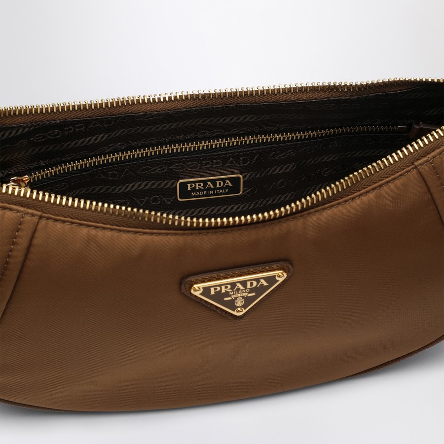 ショルダーバッグ・ポシェット PRADA PRADA DEMI-LUNE SHOULDER BAG BRANDY IN RE-NYLON Brandy Prada Demi-lune Re-Nylon shoulder bag | PRADA