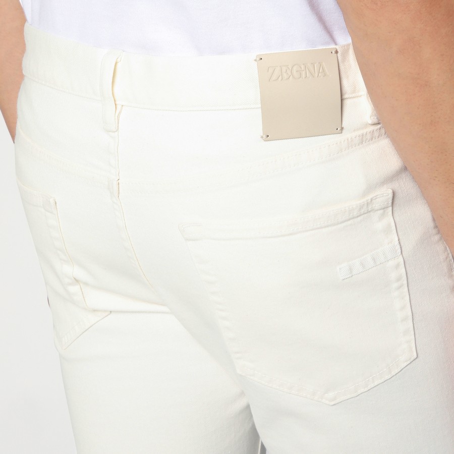 デニム・ジーパン Zegna White Denim Jeans White Stretch Cotton Roccia Jeans SS25 22361901 | Zegna US