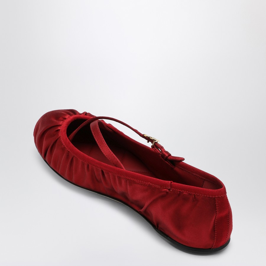 Dolce&Gabbana Red satin ballerinas | TheDoubleF