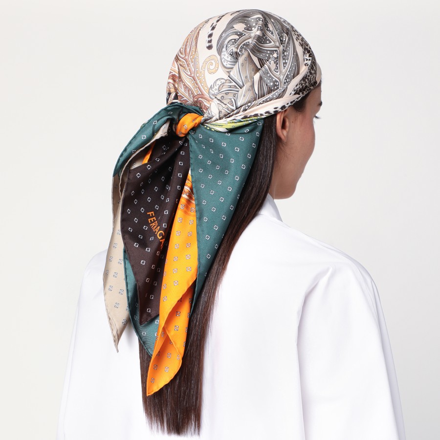 スカーフ Ferragamo Green Blue Silk Scarf With Madras Print Ferragamo Green/blue silk scarf with Madras print | TheDoubleF