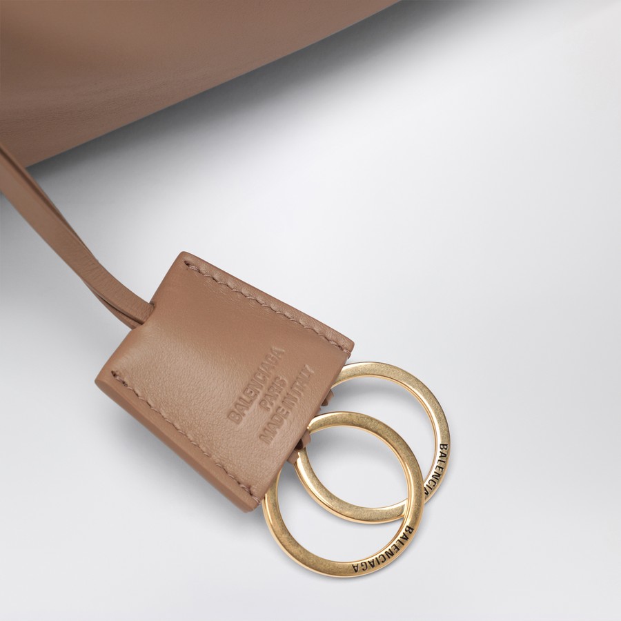 ショルダーバッグ・ポシェット BALENCIAGA SMALL RODEO BAG IN MILK-COLOURED SMOOTH LEATHER Small Rodeo bag in milk-coloured smooth leather – Lord & Taylor