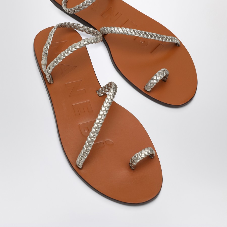 シューズ・サンダルその他 Manebi Platinum leather thong sandals with ring Manebí Platinum leather thong sandals with ring | TheDoubleF