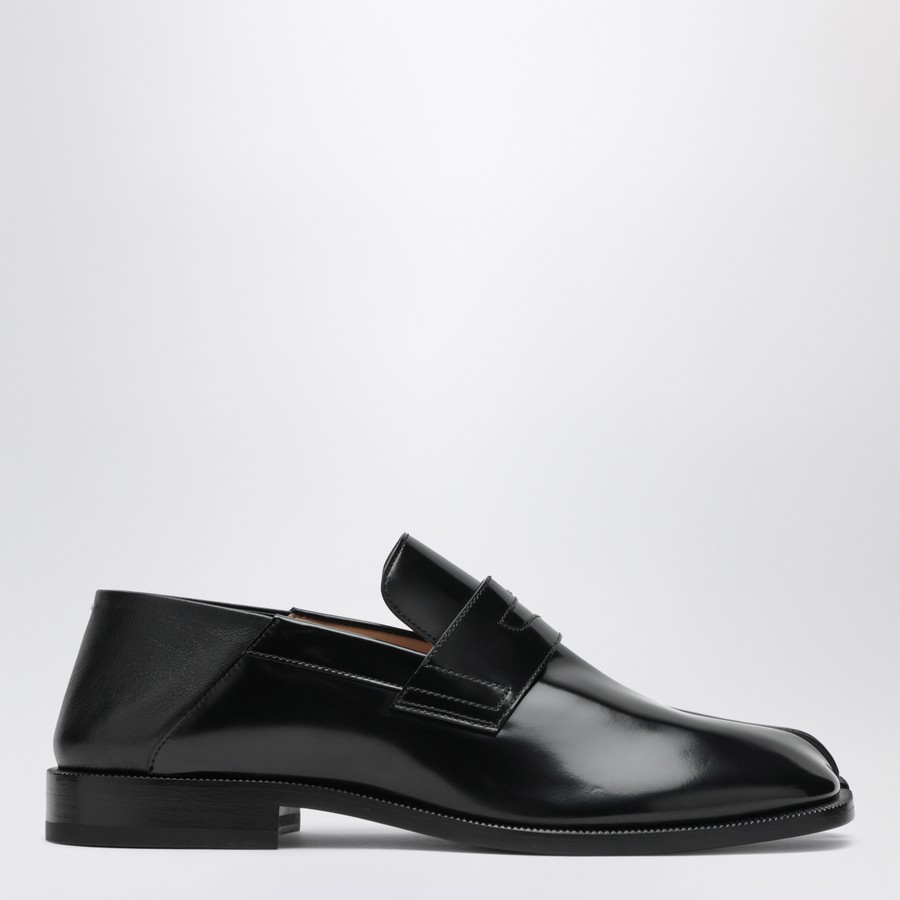 Maison Margiela Tabi loafer in black leather | TheDoubleF