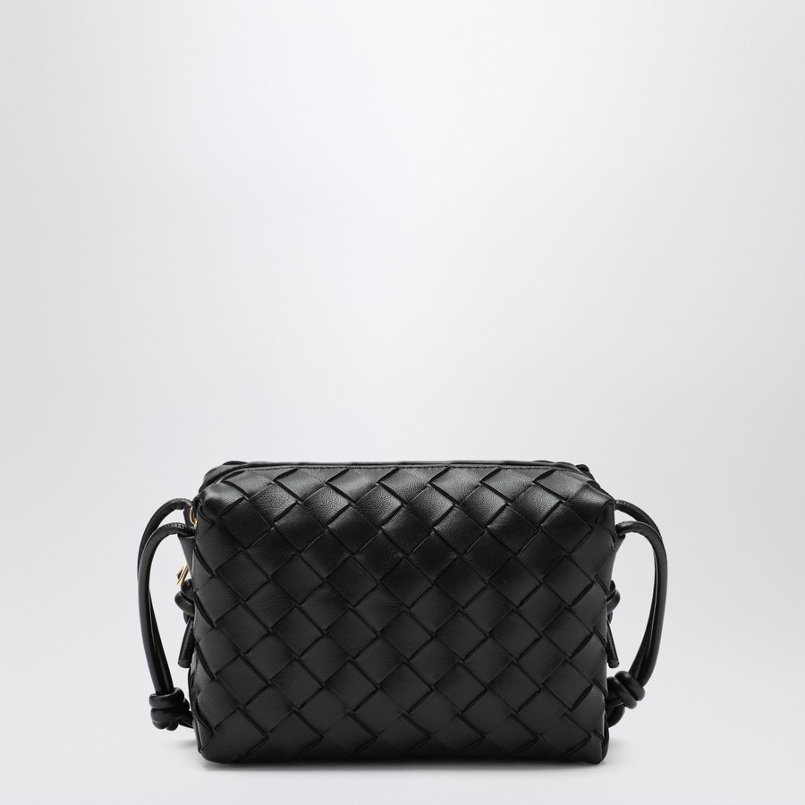 BOTTEGA VENETA ブラック ショルダーバッグ Bottega Veneta Black Intrecciato Mini Loop camera bag | TheDoubleF