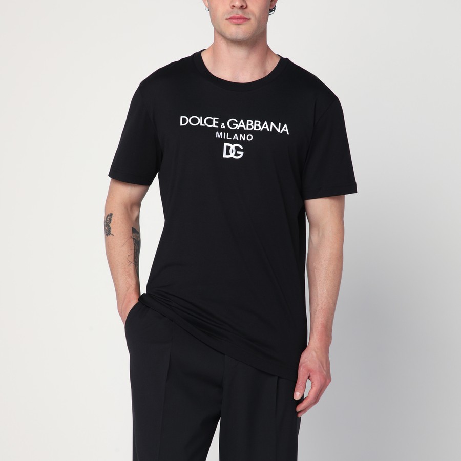 Tシャツ・カットソー DOLCE & GABBANA Men T-shirt Black G8PD7ZG7B9X N0000 Dolce&Gabbana Black cotton T-shirt with DG embroidery
