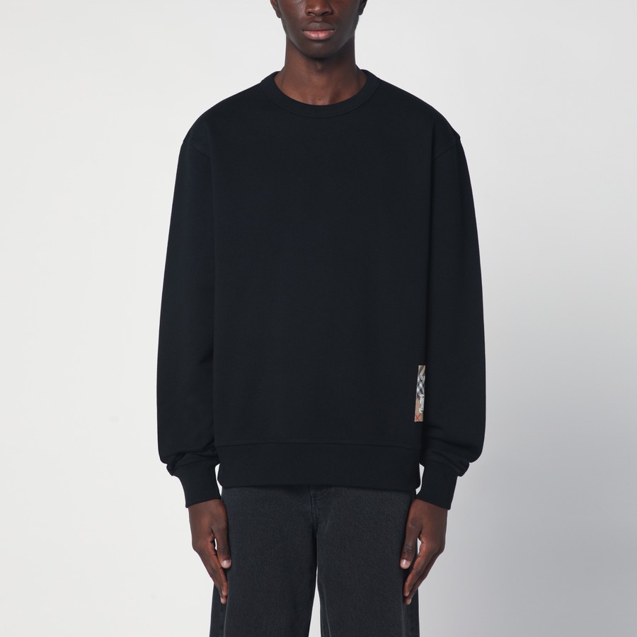 【送料&関税込】Burberry Logo Patch Crewneck Sweater Burberry Black sweatshirt with logo patch | TheDoubleF