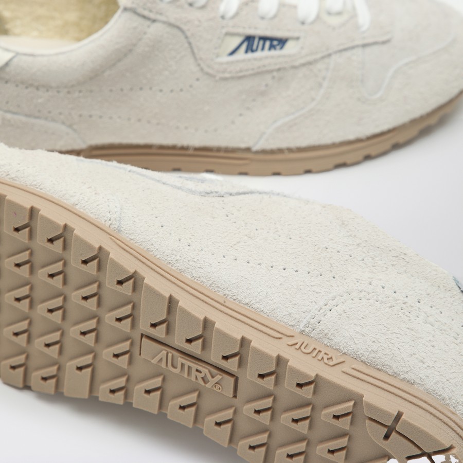 スニーカー Autry Off White Windspin Sneaker Autry Sneakers Windspin In Off White Suede