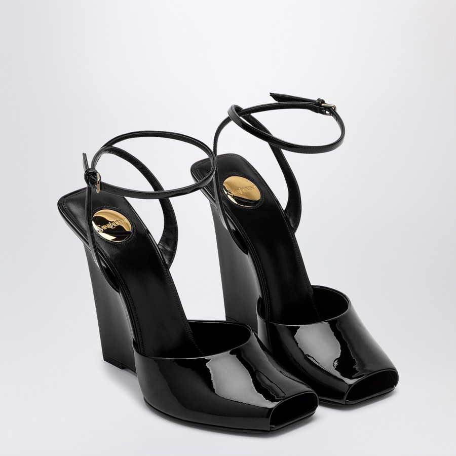 パンプス SAINT LAURENT LA SCANDALE WEDGE IN BLACK PATENT LEATHER Saint Laurent La Scandale wedge in black patent leather