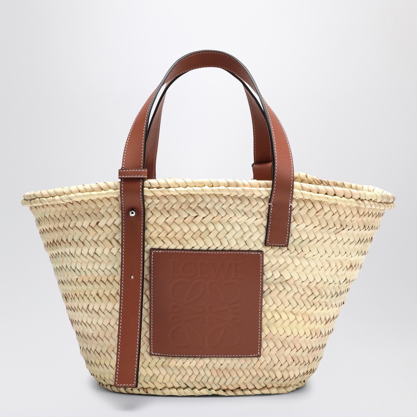 トートバッグ Loewe Medium-sized basket bag in palm leaf and leather Loewe Medium-sized basket bag in palm leaf and leather