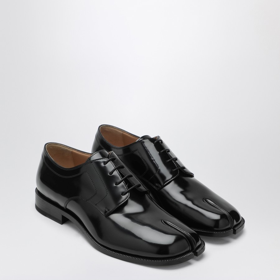 Maison Margiela Black Tabi lace-up shoe in polished calfskin