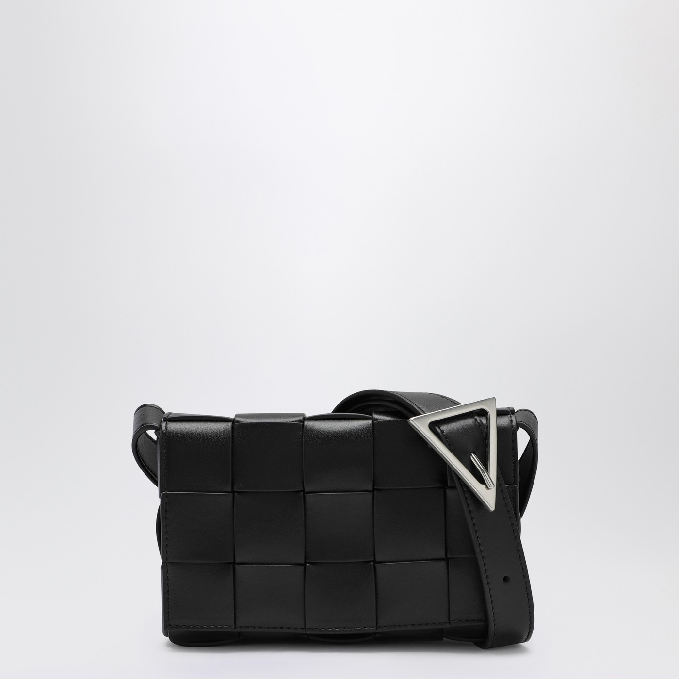 Bottega Veneta Small black Cassette bag | TheDoubleF