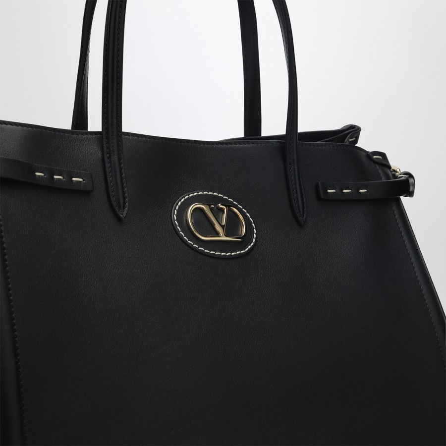VIP【送料関税込】VALENTINO GARAVANI LEATHER MEDIUM TOTE Valentino Garavani Rockstud Medium Leather Tote Bag - Black